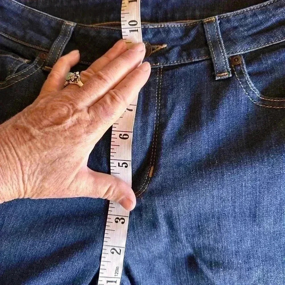 L.L. Bean Size 8 favorite fit denim jeans. EUC - Picture 12 of 16
